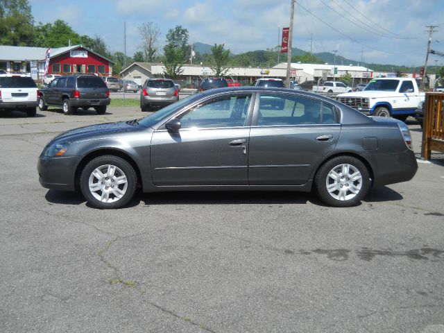 2005 Nissan Altima SLT Quad Cab 2WD