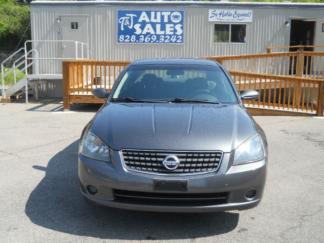 2005 Nissan Altima SLT Quad Cab 2WD