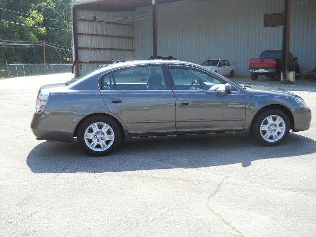 2005 Nissan Altima SLT Quad Cab 2WD