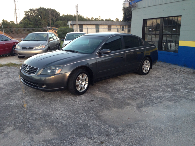 2005 Nissan Altima Pickupslt Quad Cab SWB 4WD 4x4 Truck