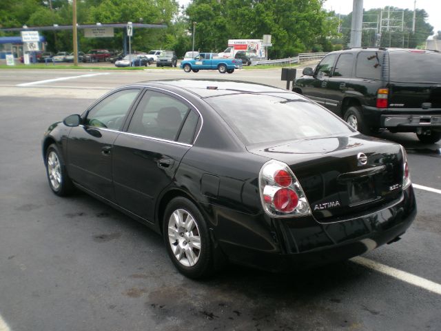 2005 Nissan Altima Pickupslt Quad Cab SWB 4WD 4x4 Truck