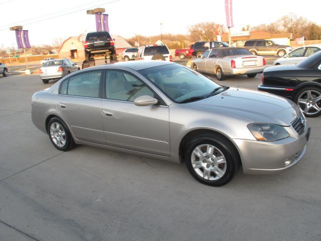 2005 Nissan Altima Pickupslt Quad Cab SWB 4WD 4x4 Truck