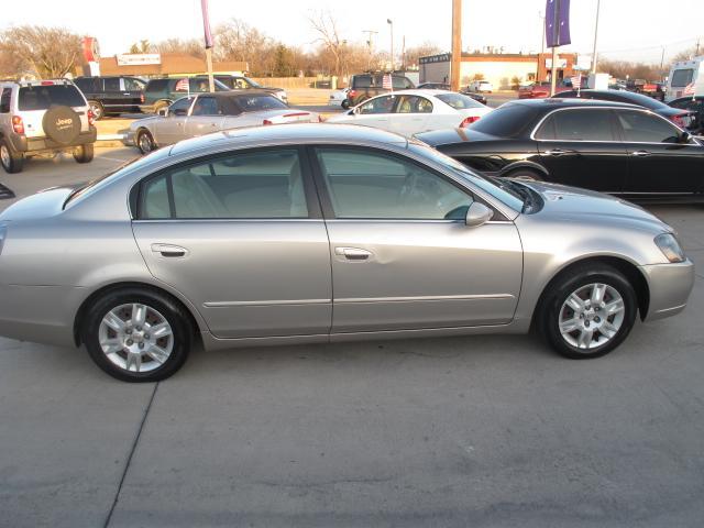 2005 Nissan Altima Pickupslt Quad Cab SWB 4WD 4x4 Truck