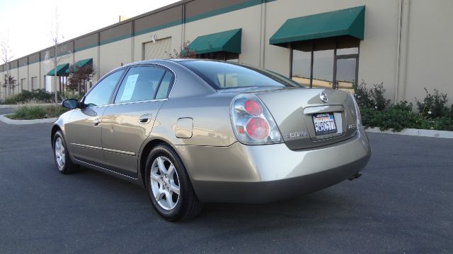 2005 Nissan Altima Pickupslt Quad Cab SWB 4WD 4x4 Truck