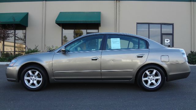2005 Nissan Altima Pickupslt Quad Cab SWB 4WD 4x4 Truck