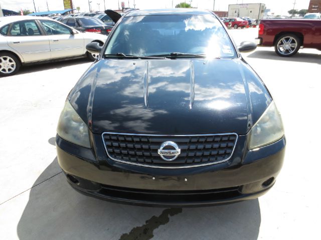 2005 Nissan Altima ST Pickup 4D 5 1/2 Ft