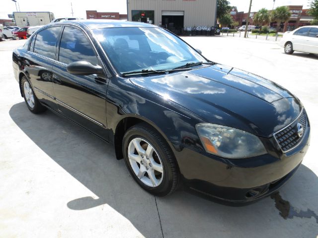 2005 Nissan Altima ST Pickup 4D 5 1/2 Ft