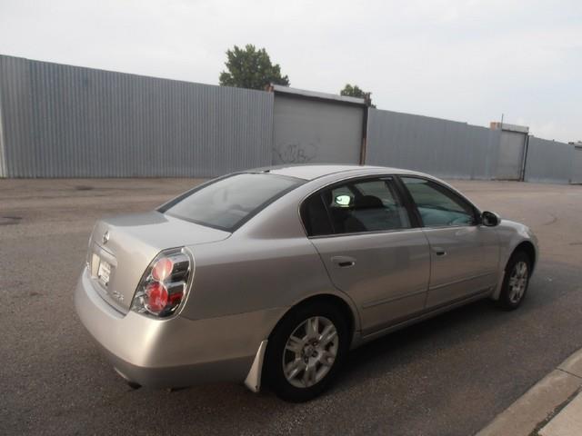 2005 Nissan Altima Pickupslt Quad Cab SWB 4WD 4x4 Truck