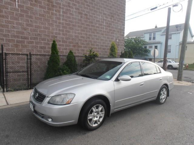 2005 Nissan Altima Pickupslt Quad Cab SWB 4WD 4x4 Truck