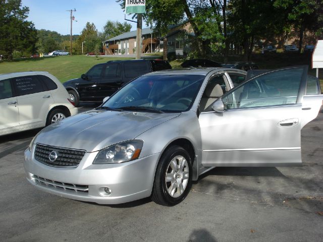 2005 Nissan Altima Pickupslt Quad Cab SWB 4WD 4x4 Truck