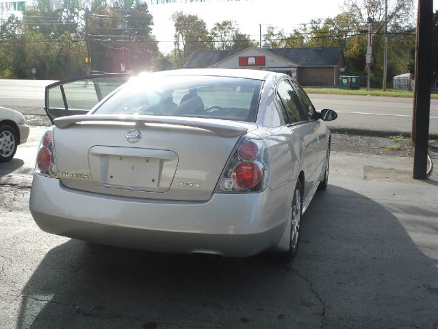 2005 Nissan Altima Pickupslt Quad Cab SWB 4WD 4x4 Truck