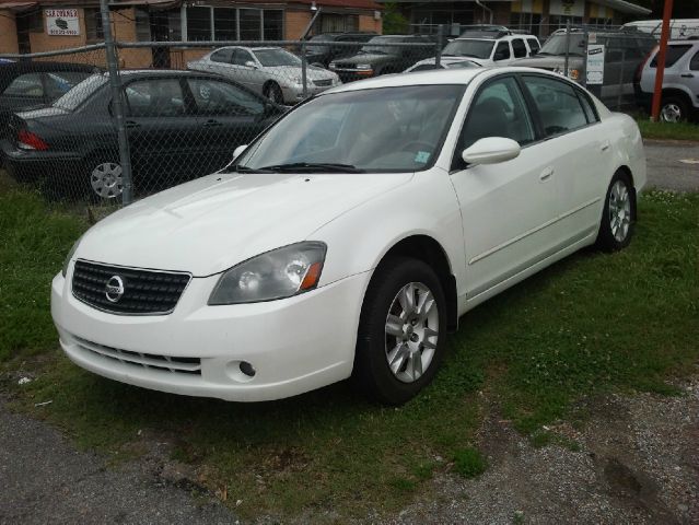 2005 Nissan Altima Pickupslt Quad Cab SWB 4WD 4x4 Truck