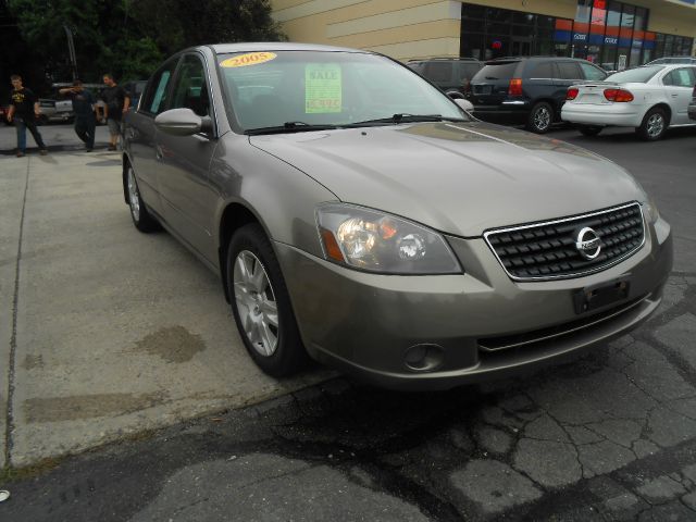 2005 Nissan Altima Pickupslt Quad Cab SWB 4WD 4x4 Truck