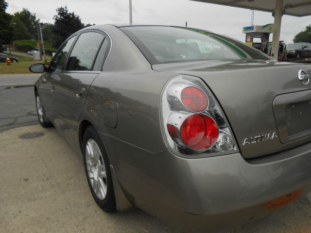 2005 Nissan Altima Pickupslt Quad Cab SWB 4WD 4x4 Truck