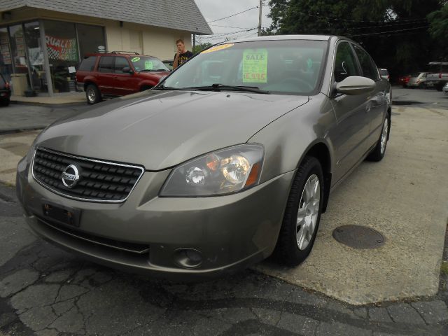 2005 Nissan Altima Pickupslt Quad Cab SWB 4WD 4x4 Truck