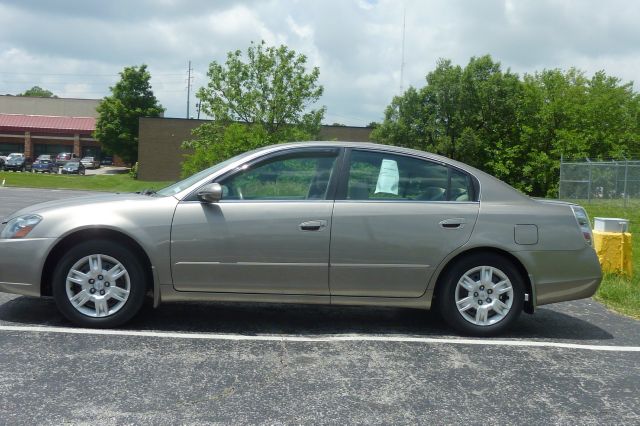 2005 Nissan Altima SLT Quad Cab 2WD