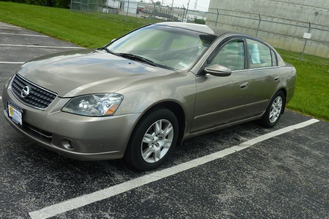 2005 Nissan Altima SLT Quad Cab 2WD