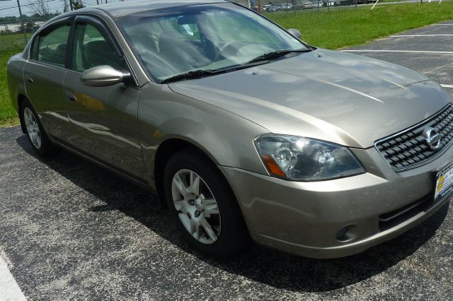 2005 Nissan Altima SLT Quad Cab 2WD