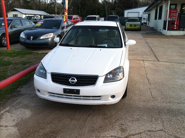 2005 Nissan Altima Pickupslt Quad Cab SWB 4WD 4x4 Truck