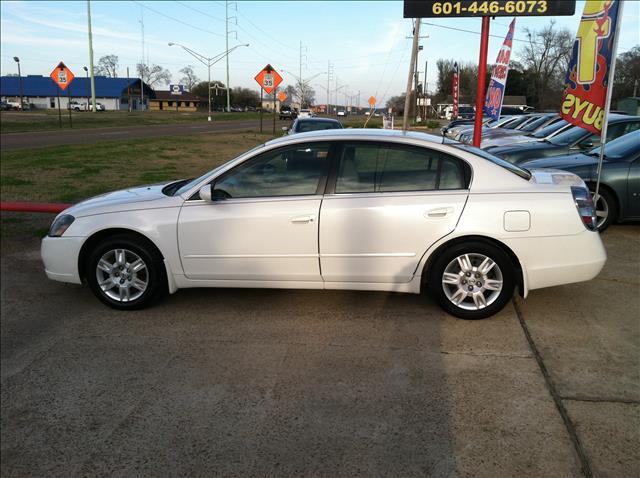 2005 Nissan Altima Pickupslt Quad Cab SWB 4WD 4x4 Truck