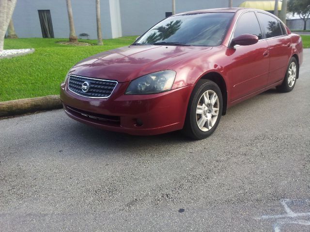 2005 Nissan Altima Pickupslt Quad Cab SWB 4WD 4x4 Truck