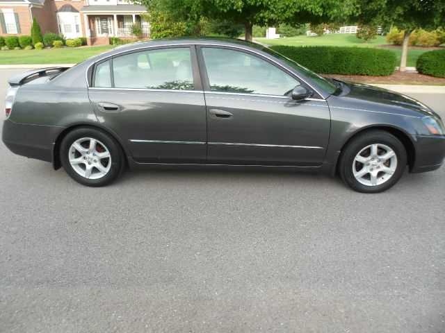 2005 Nissan Altima SLT Quad Cab 2WD