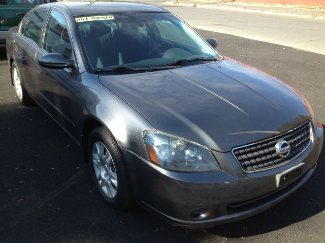2005 Nissan Altima Pickupslt Quad Cab SWB 4WD 4x4 Truck