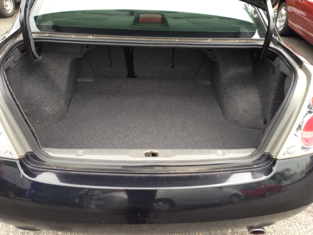 2005 Nissan Altima ST Pickup 4D 5 1/2 Ft