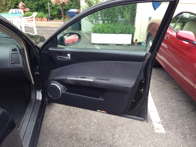 2005 Nissan Altima ST Pickup 4D 5 1/2 Ft