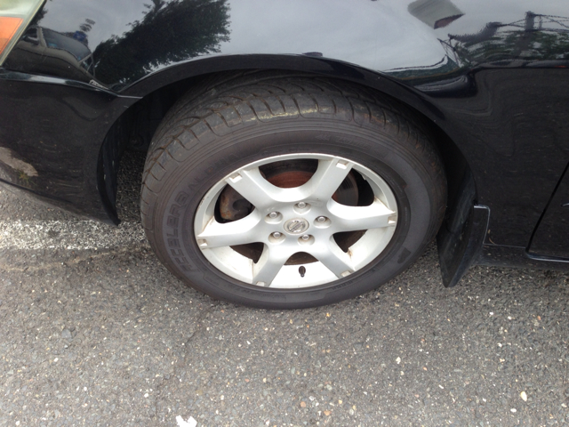 2005 Nissan Altima ST Pickup 4D 5 1/2 Ft