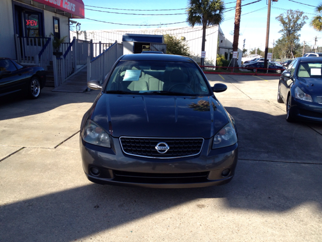 2005 Nissan Altima Pickupslt Quad Cab SWB 4WD 4x4 Truck