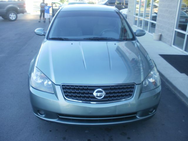 2005 Nissan Altima Pickupslt Quad Cab SWB 4WD 4x4 Truck