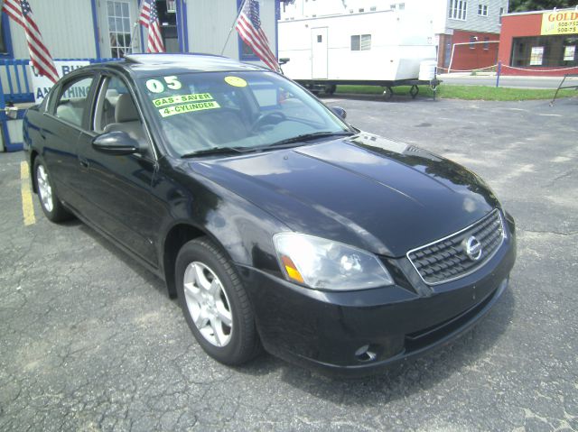 2005 Nissan Altima Ls,reg Cab,stepside