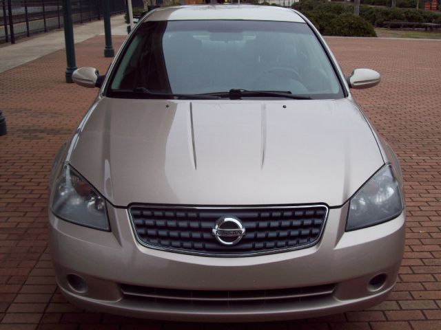 2005 Nissan Altima Pickupslt Quad Cab SWB 4WD 4x4 Truck