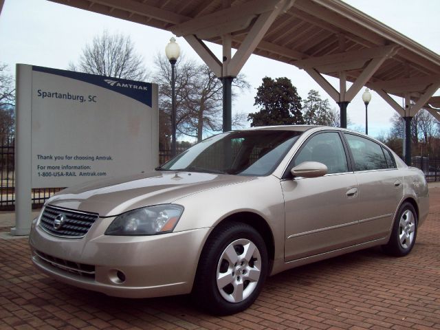 2005 Nissan Altima Pickupslt Quad Cab SWB 4WD 4x4 Truck