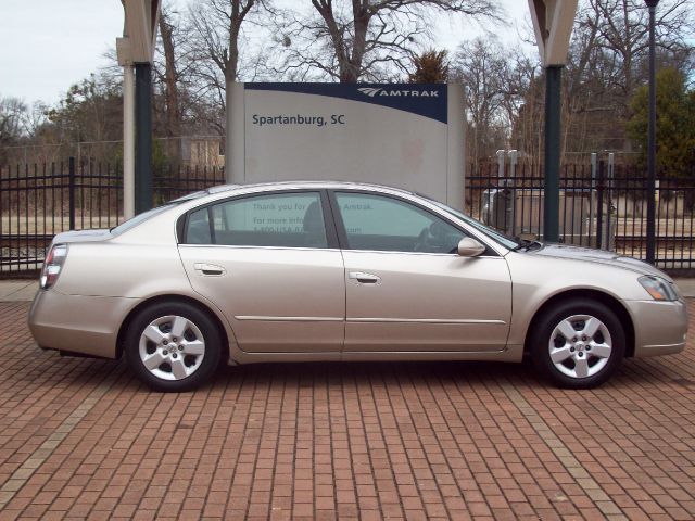 2005 Nissan Altima Pickupslt Quad Cab SWB 4WD 4x4 Truck