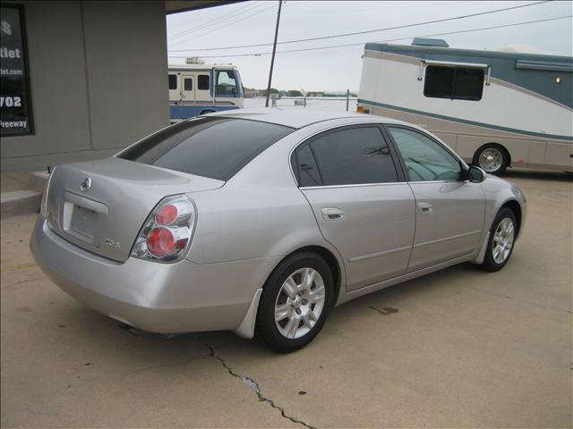 2005 Nissan Altima XR