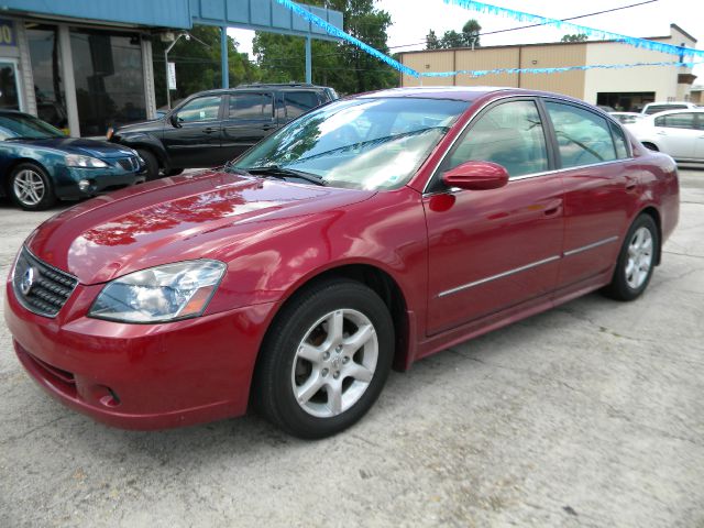 2005 Nissan Altima ST Pickup 4D 5 1/2 Ft