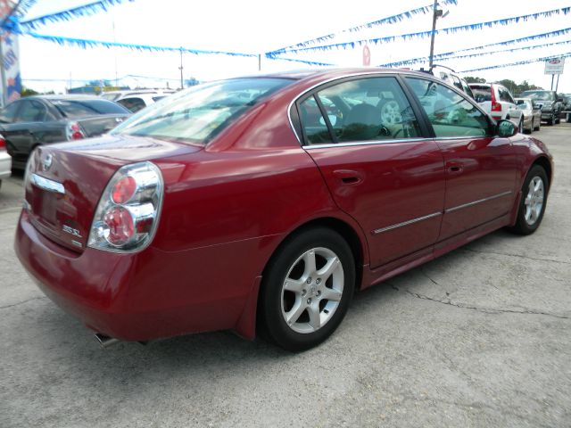 2005 Nissan Altima ST Pickup 4D 5 1/2 Ft