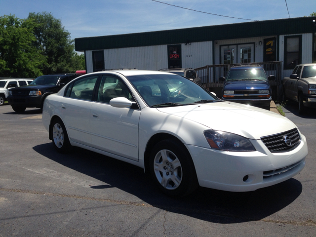 2005 Nissan Altima Pickupslt Quad Cab SWB 4WD 4x4 Truck