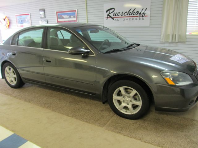 2005 Nissan Altima Pickupslt Quad Cab SWB 4WD 4x4 Truck