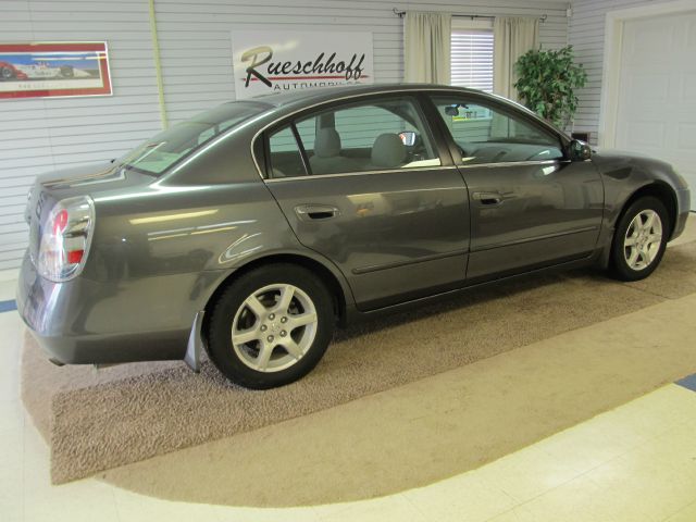 2005 Nissan Altima Pickupslt Quad Cab SWB 4WD 4x4 Truck