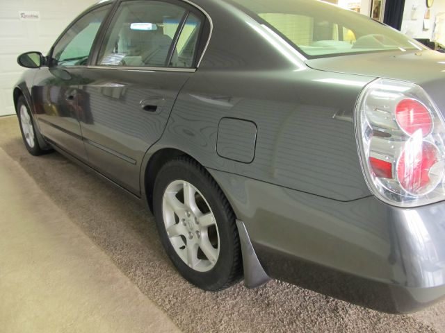 2005 Nissan Altima Pickupslt Quad Cab SWB 4WD 4x4 Truck