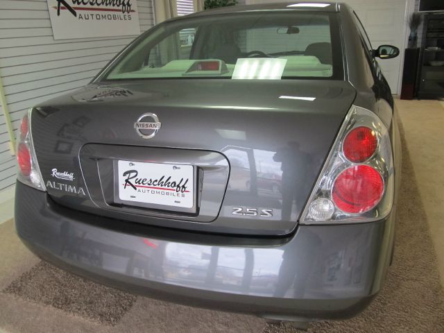2005 Nissan Altima Pickupslt Quad Cab SWB 4WD 4x4 Truck