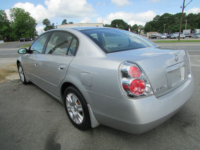 2005 Nissan Altima Pickupslt Quad Cab SWB 4WD 4x4 Truck