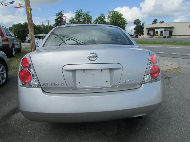 2005 Nissan Altima Pickupslt Quad Cab SWB 4WD 4x4 Truck
