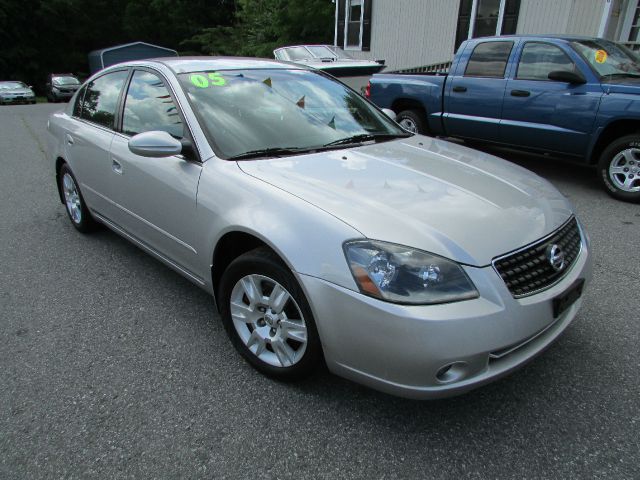 2005 Nissan Altima Pickupslt Quad Cab SWB 4WD 4x4 Truck