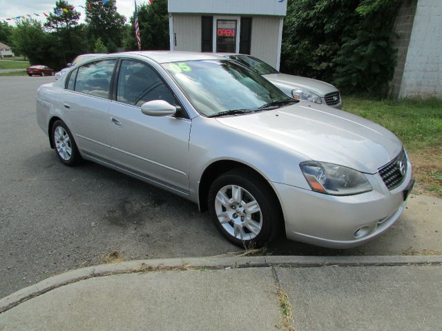 2005 Nissan Altima Pickupslt Quad Cab SWB 4WD 4x4 Truck