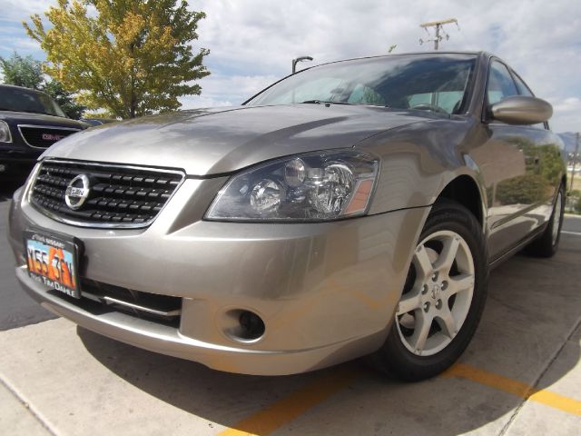2006 Nissan Altima Pickupslt Quad Cab SWB 4WD 4x4 Truck