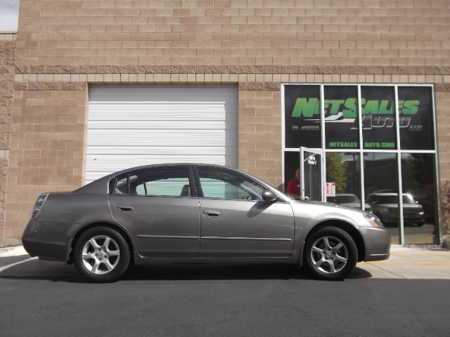 2006 Nissan Altima Pickupslt Quad Cab SWB 4WD 4x4 Truck